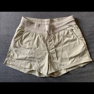 Northface lightweight shorts excellent condition